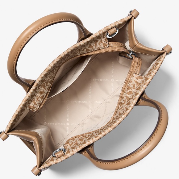 Michael Kors Mirella Small Ombré Signature Logo Crossbody Bag
Husk
NWT - Picture 2 of 16